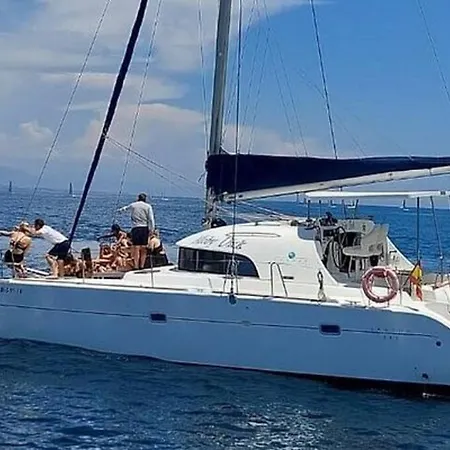 Centro, Cerca Del Mar. * 埃斯特波纳
